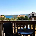 Milka - Uz * Betina (Sibenik-Knin)