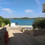 Milka - Uz * Betina (Sibenik-Knin)