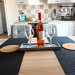 Milka - Uz Apartment